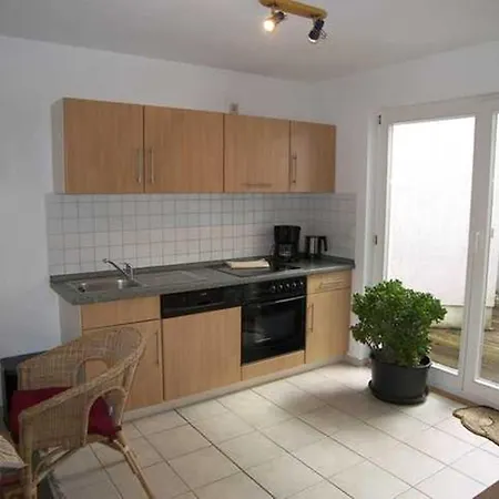 Lindenstra_e Apartment